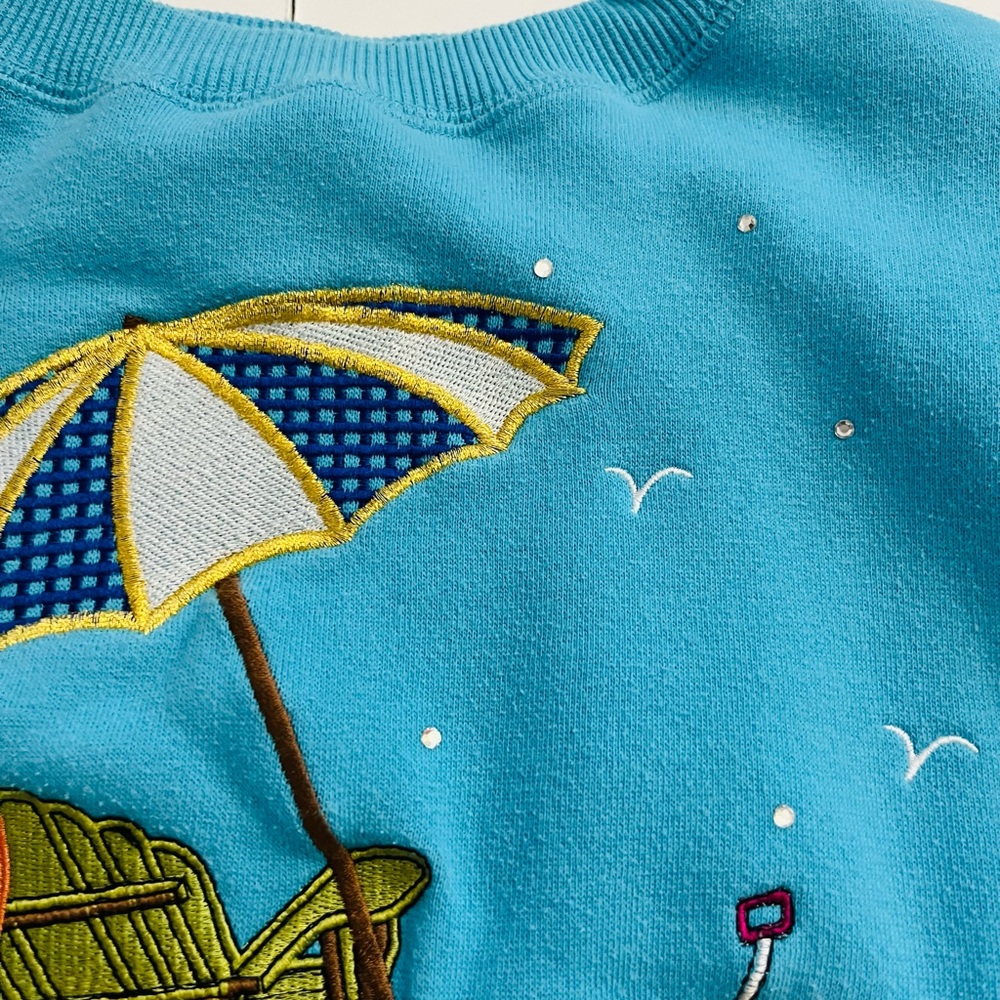 Quacker Factory Vintage Beach Chair Two Sided Sweatshirt Light Blue Size Small - Picture 4 of 12